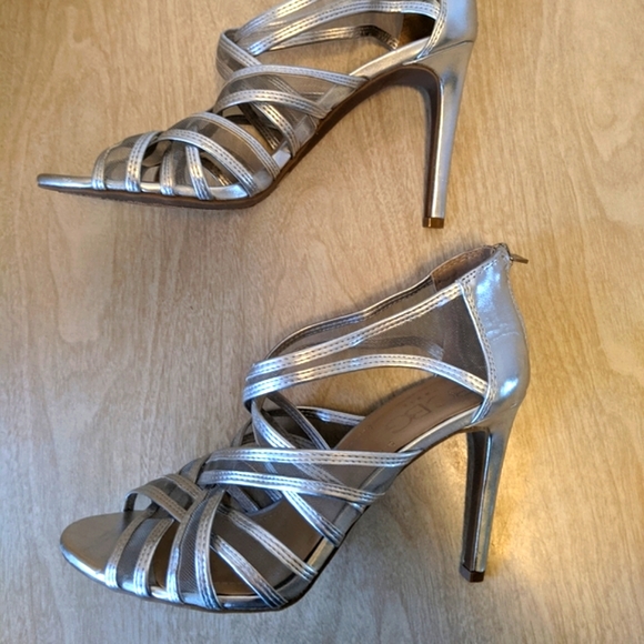 BCBG Paris Silver Mesh Zip Heels 8.5 - Picture 5 of 11